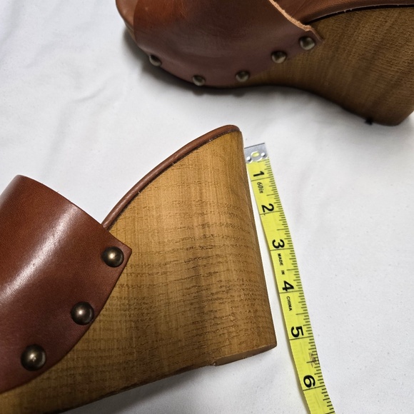 VINTAGE STEVE MADDEN CHERR WOODEN WEDGES MULES - Picture 8 of 8
